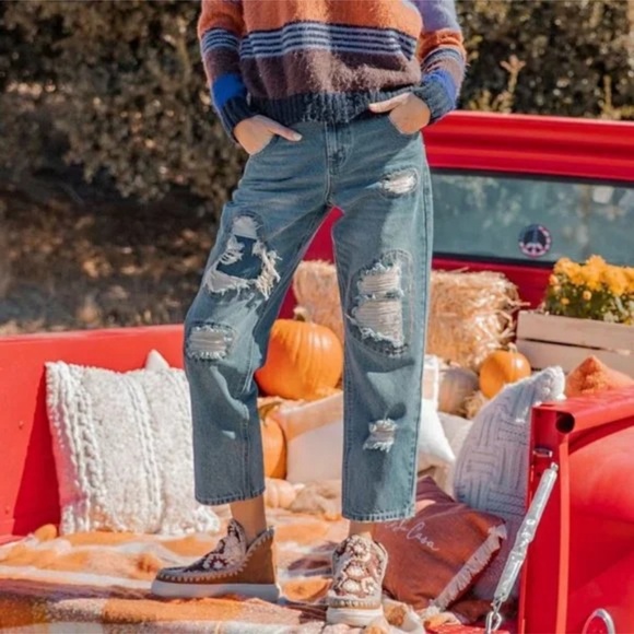 Easel Women's Distressed Straight Relaxed Denim Blue Jeans
Pants Cropped L 28/29 - Picture 1 of 8